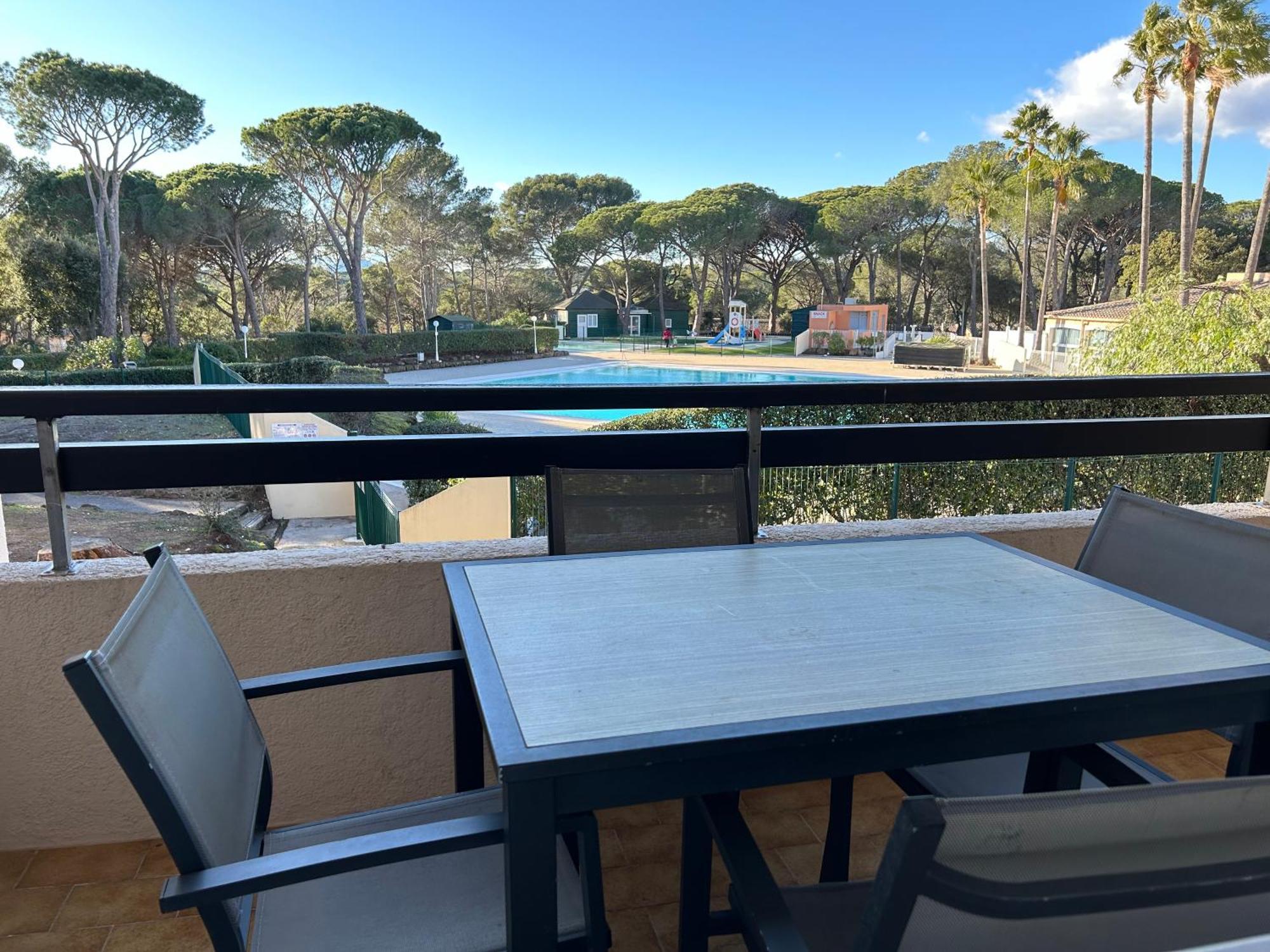 Domaine Valescure Appartement 1 Ou 2 Pieces Vue Jardin Ou Piscine Saint-Raphael  Exterior photo